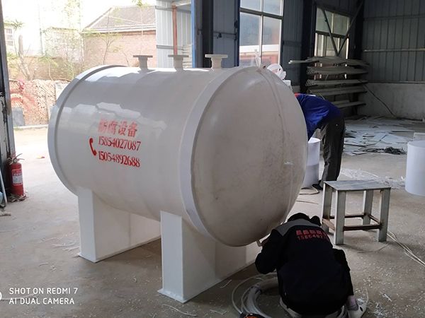 臥式-負(fù)壓-2000L儲(chǔ)罐